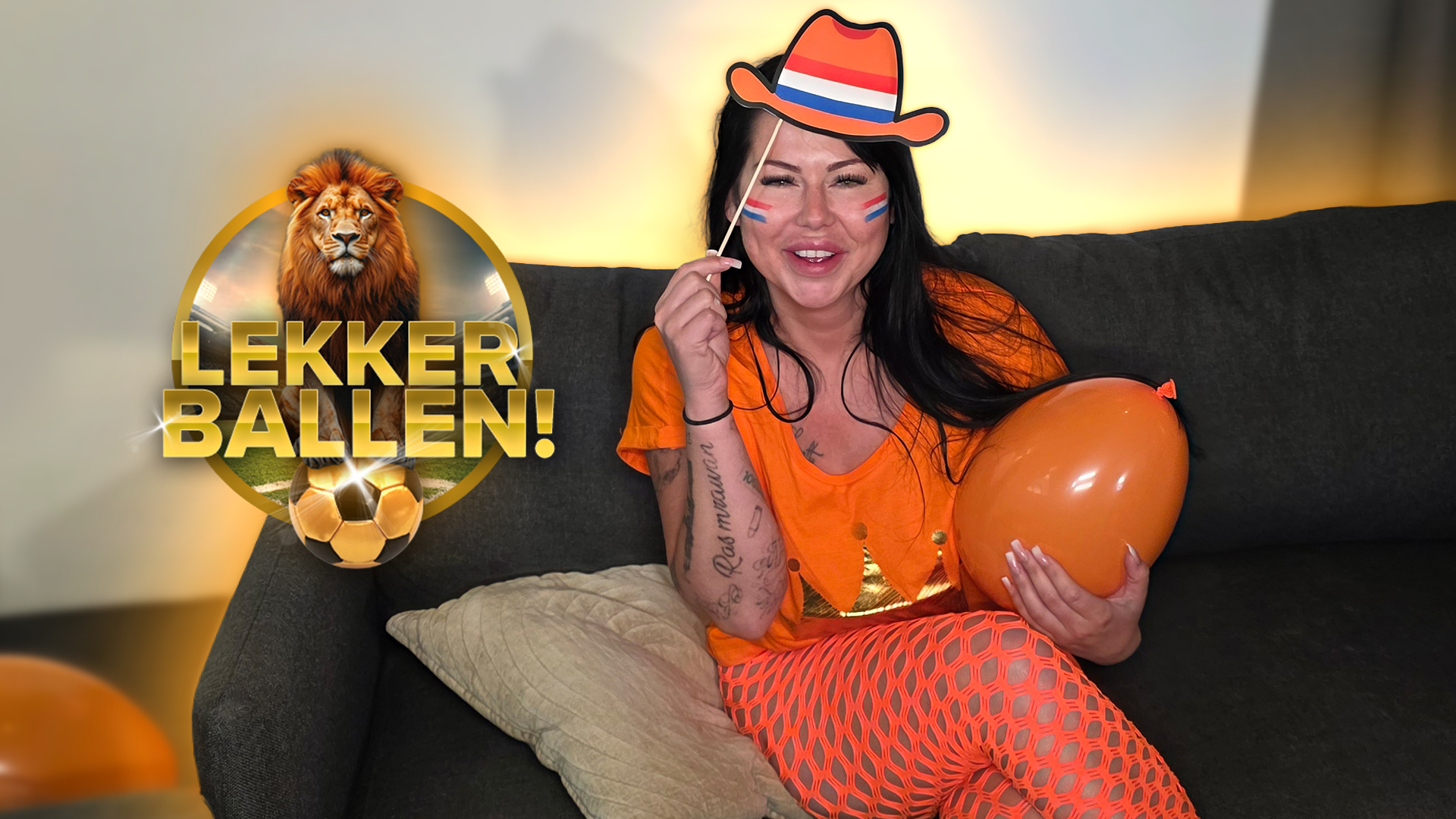 Geile foto van de hete Meiden van Holland sexfilm: WK Voetbal: Wij gaan lekker ballen!
